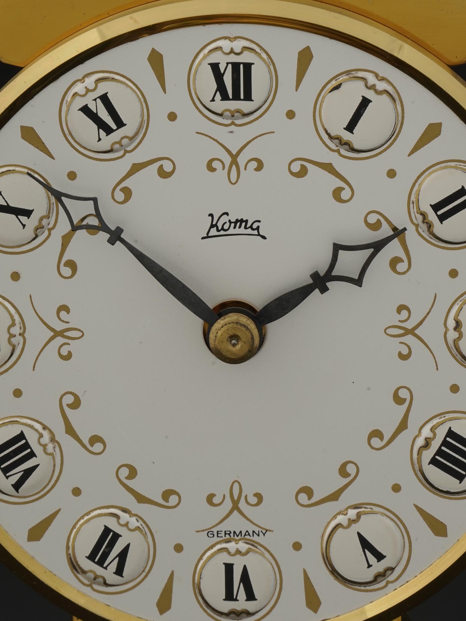 KOMA 400 DAY MANTLE CLOCK UNDER DOME AND SMALL DOME PIC-9